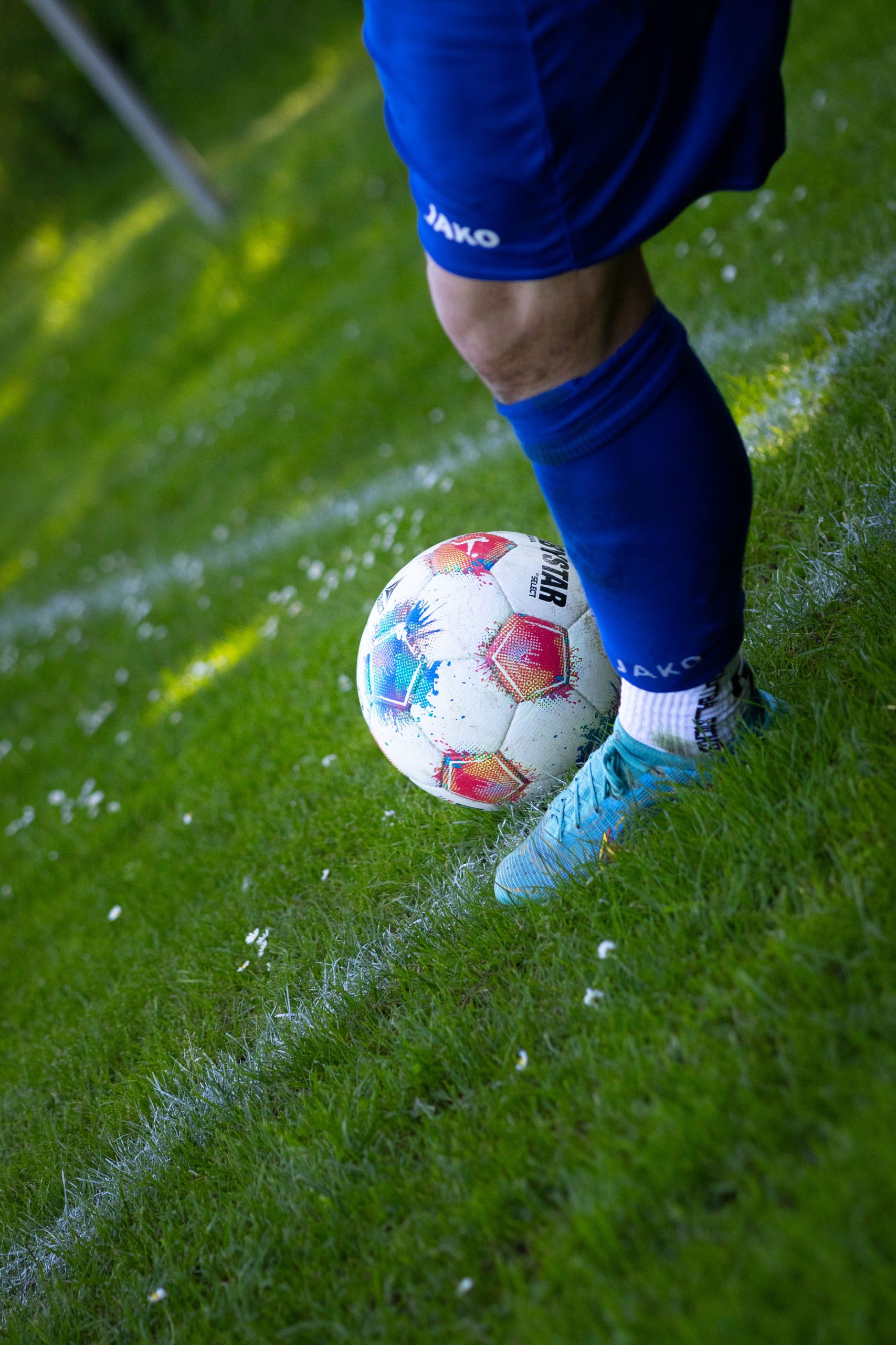Fu&szlig;ball an der Seitenlinie